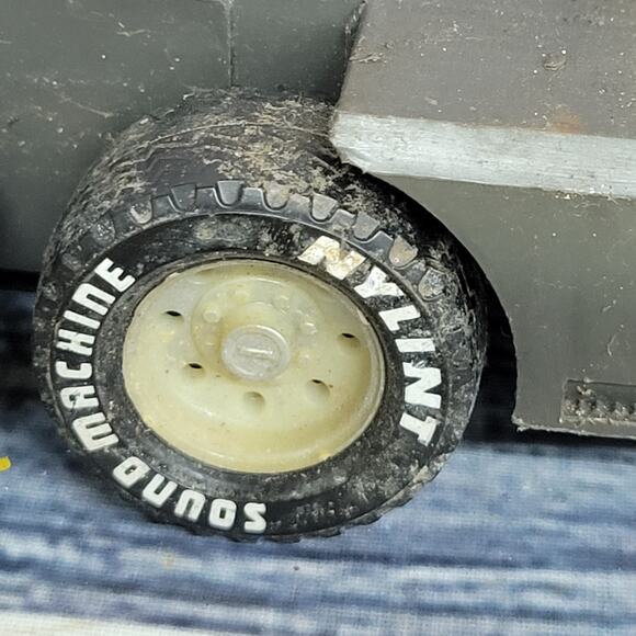 Nylint Pressed Steel muscle machine cabover semi no sound parts/repair red - Picture 2 of 12